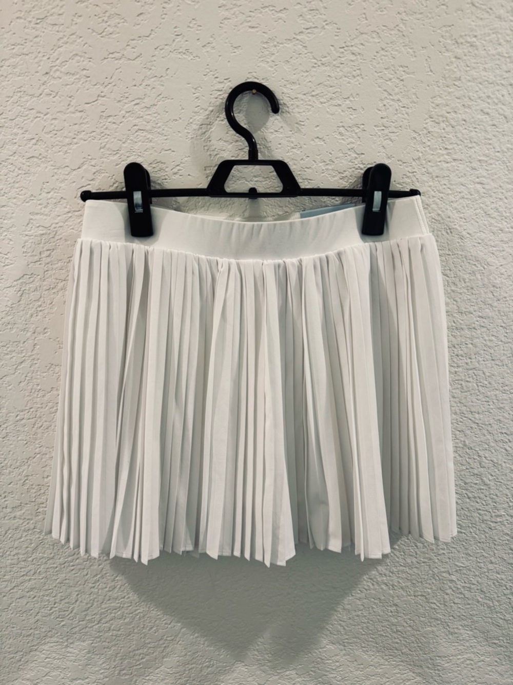 Pleated White Women’s skort